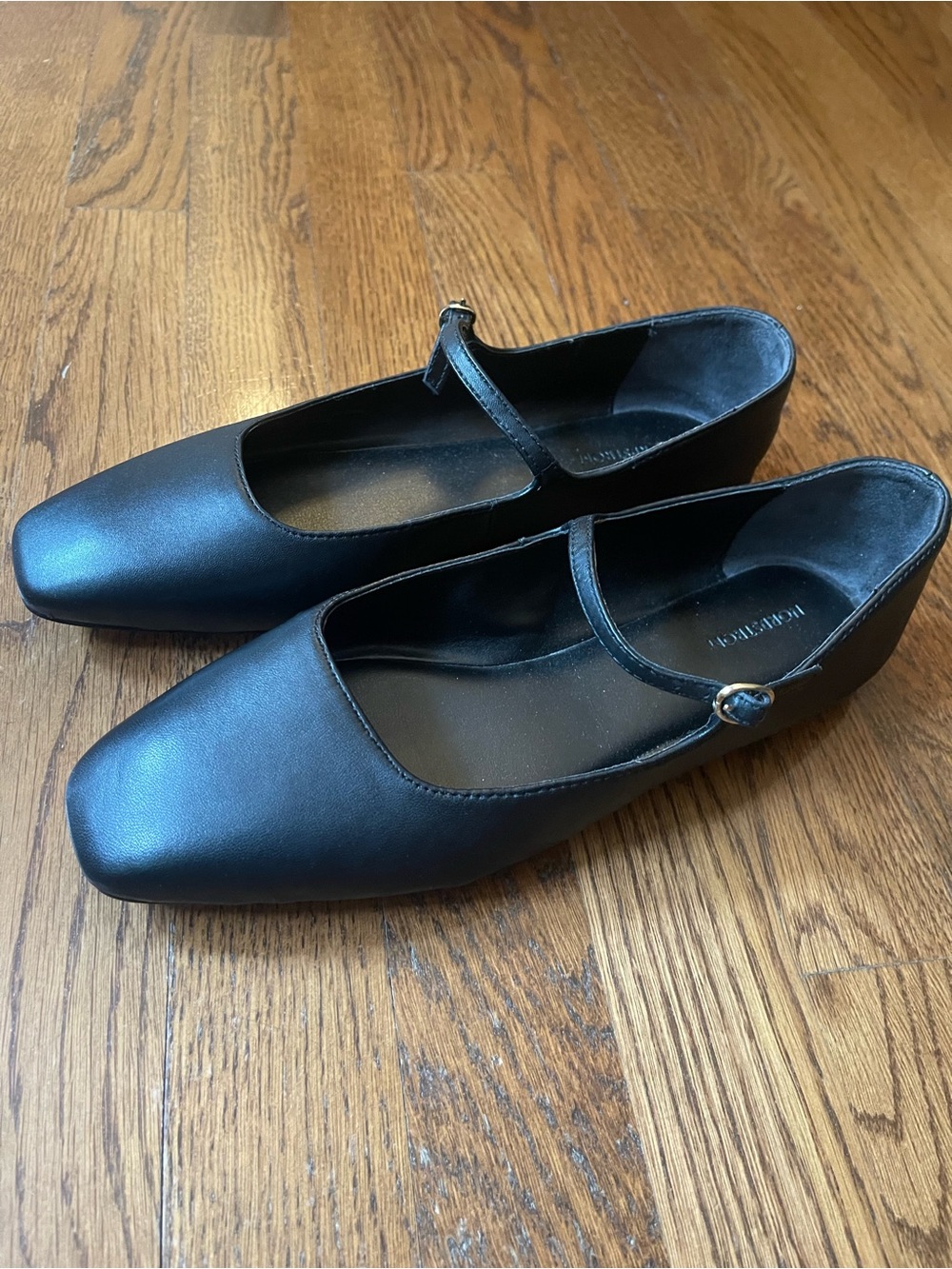 Gorgeous, Brand New Black Leather Mary Jane Flats